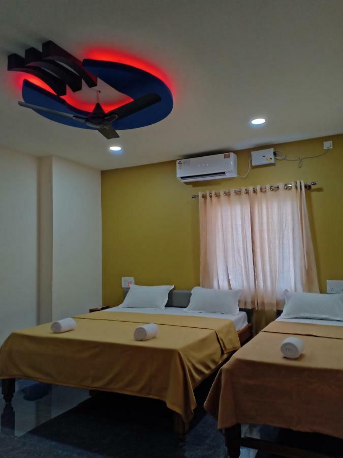 Blue Crystal Lodge Shimoga Bagian luar foto